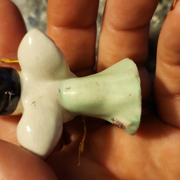 Vintage Porcelain Angel Ornament/Figurine - Picture 9 of 14